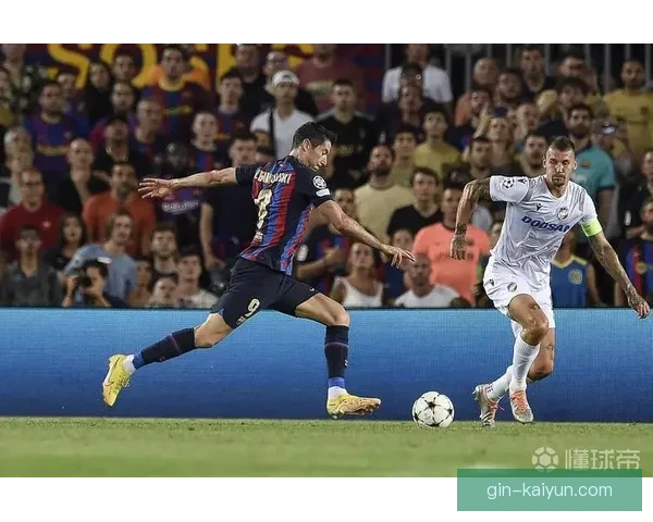 巴萨防线频现漏洞，西甲争冠之路状态回暖但依然面临挑战