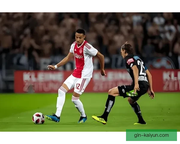 穆萨在新赛季中的攻防能力表现稳健，成为球队战术核心。