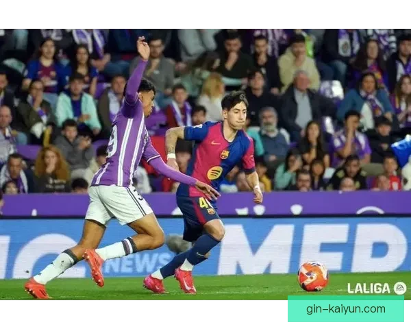 拉菲尼亚在国家队首秀中表现稳健，展现出强大的竞争力