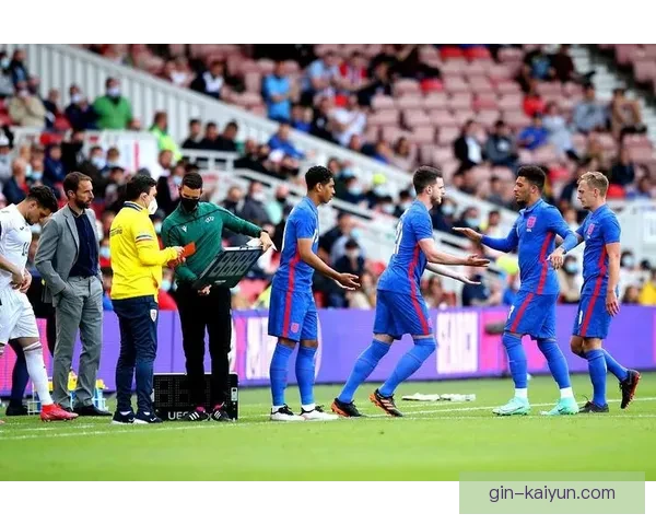 伯恩茅斯反击王状态回暖，近期表现稳健引发关注